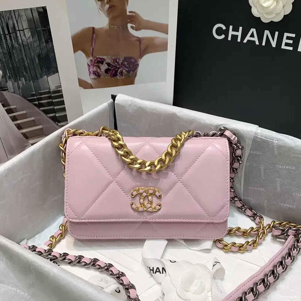 Firstbag Ru CHAIN ON WALLET CHANEL19 0706